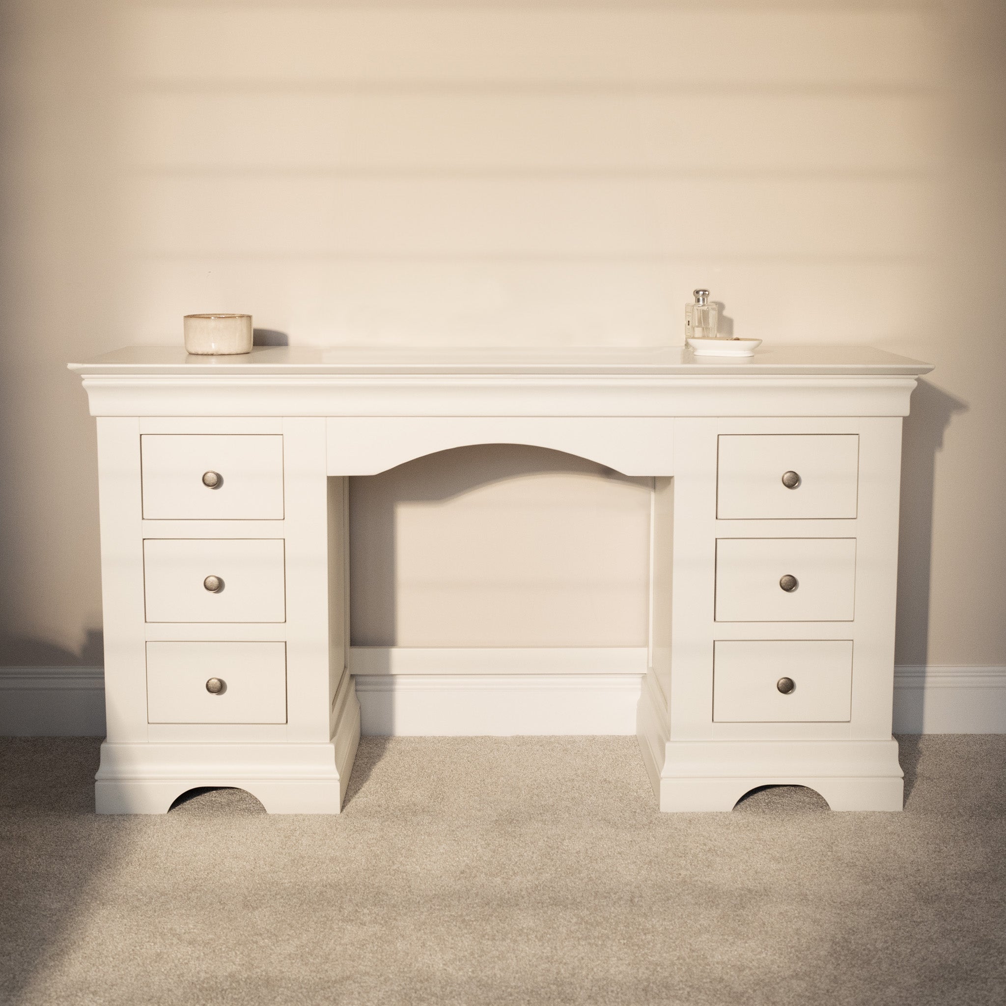 Chalbury Dressing Table with Drawers in Warm White