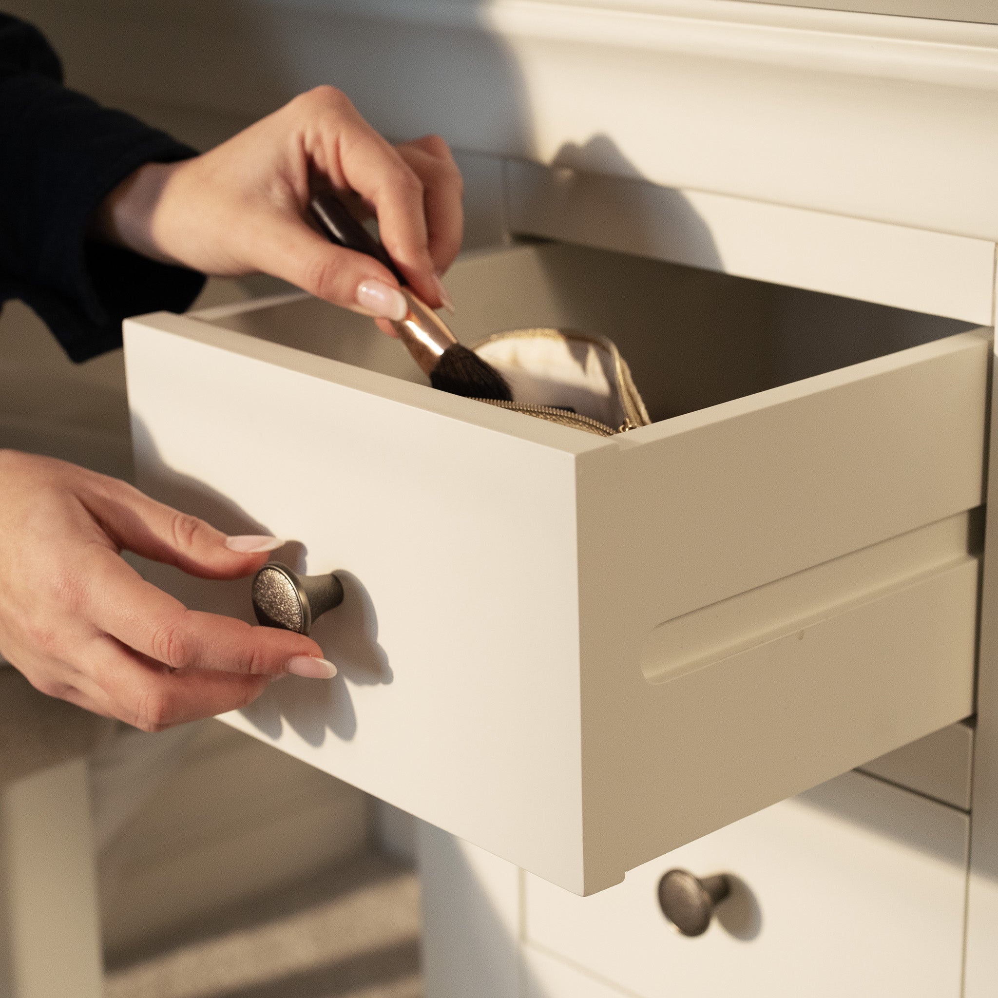 Chalbury Dressing Table with Drawers in Warm White