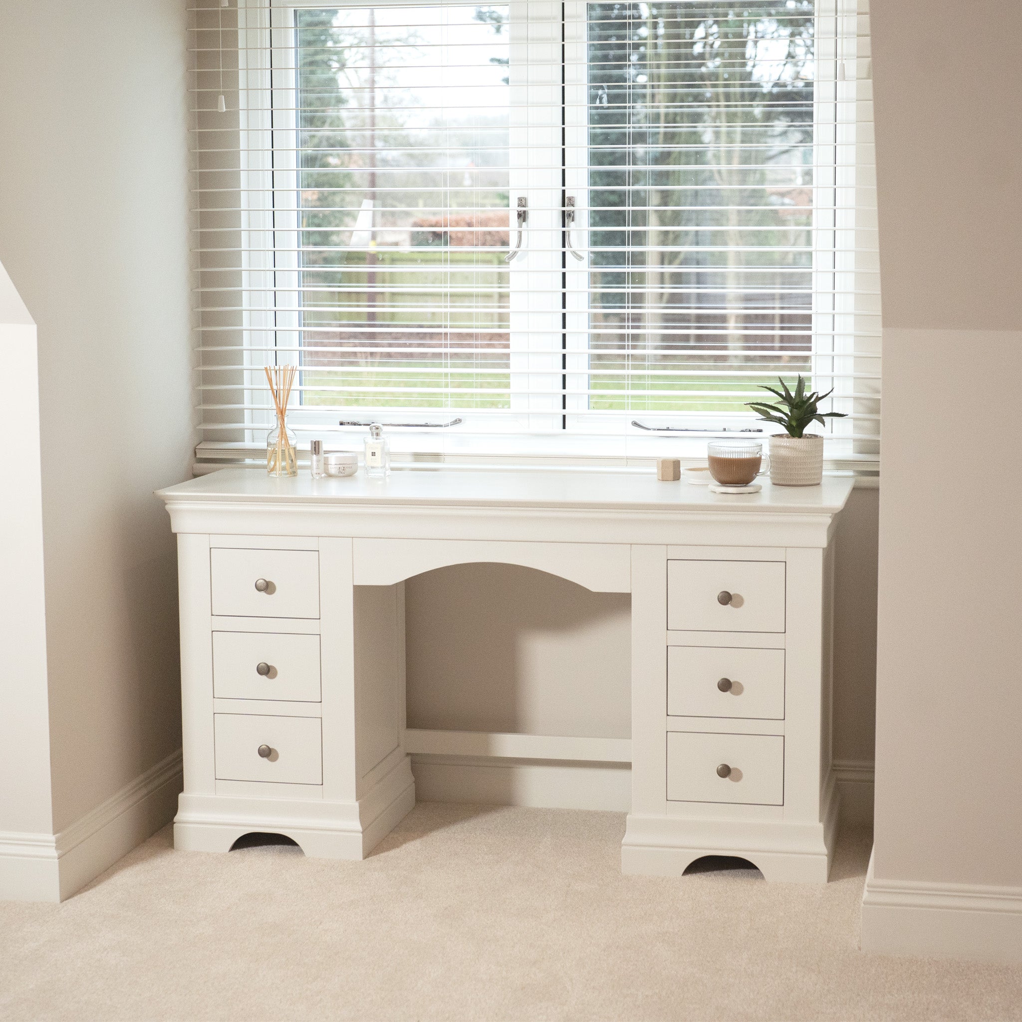 Chalbury Dressing Table with Drawers in Warm White