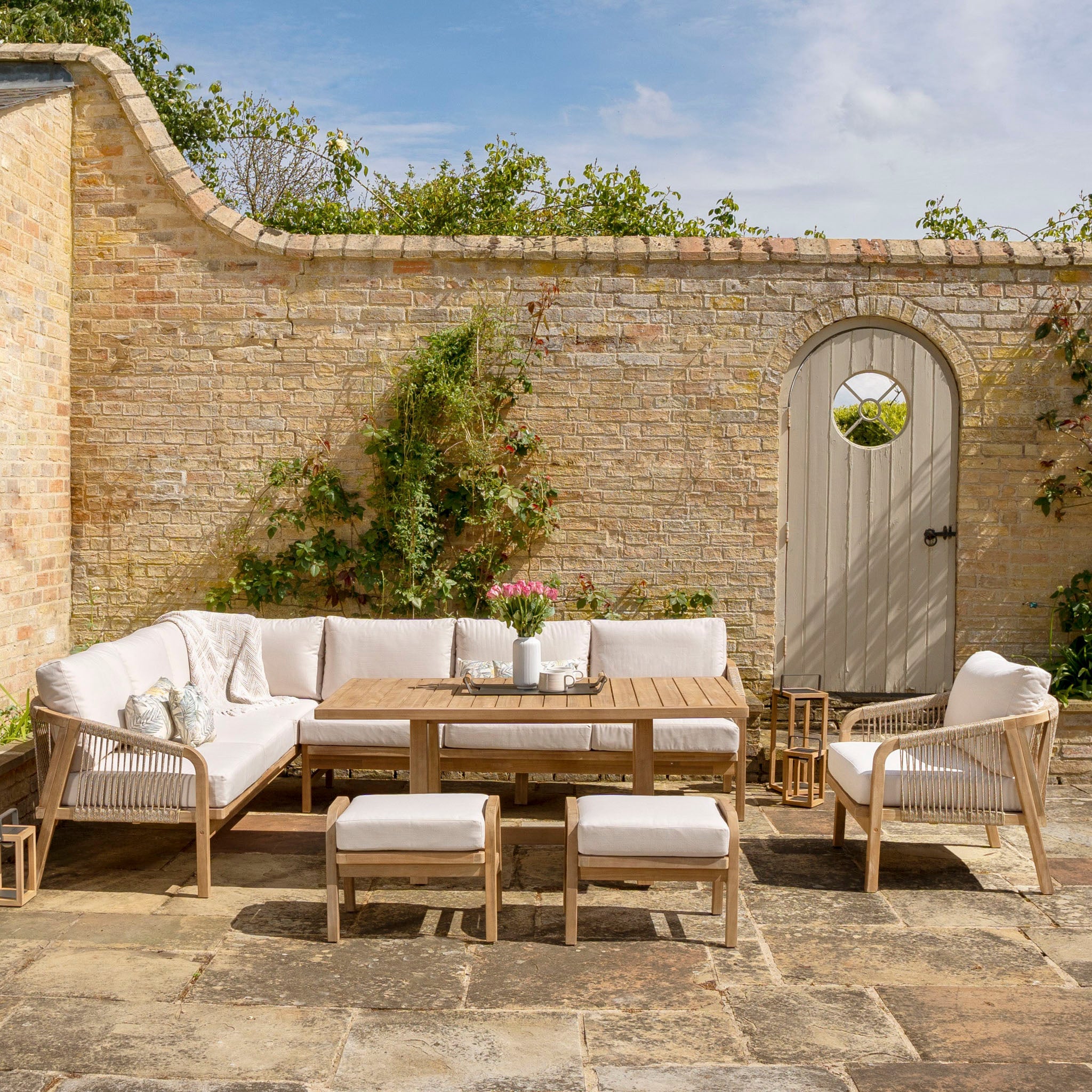 Quay Corner Dining Set with Armchair in Linen