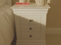 Chalbury 3 Drawer Bedside Table in Warm White